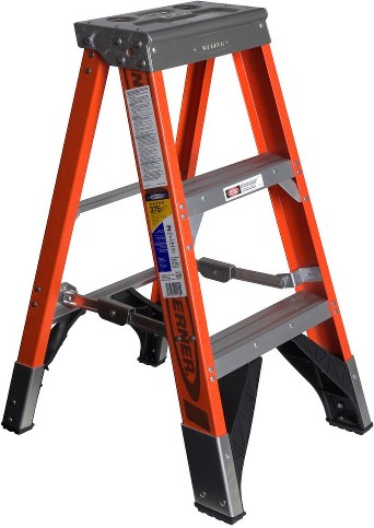 7400 3-ft ( 7-ft Reach Height ) Fiberglass Type 1AA - 375 lbs. Load Capacity Step ladder