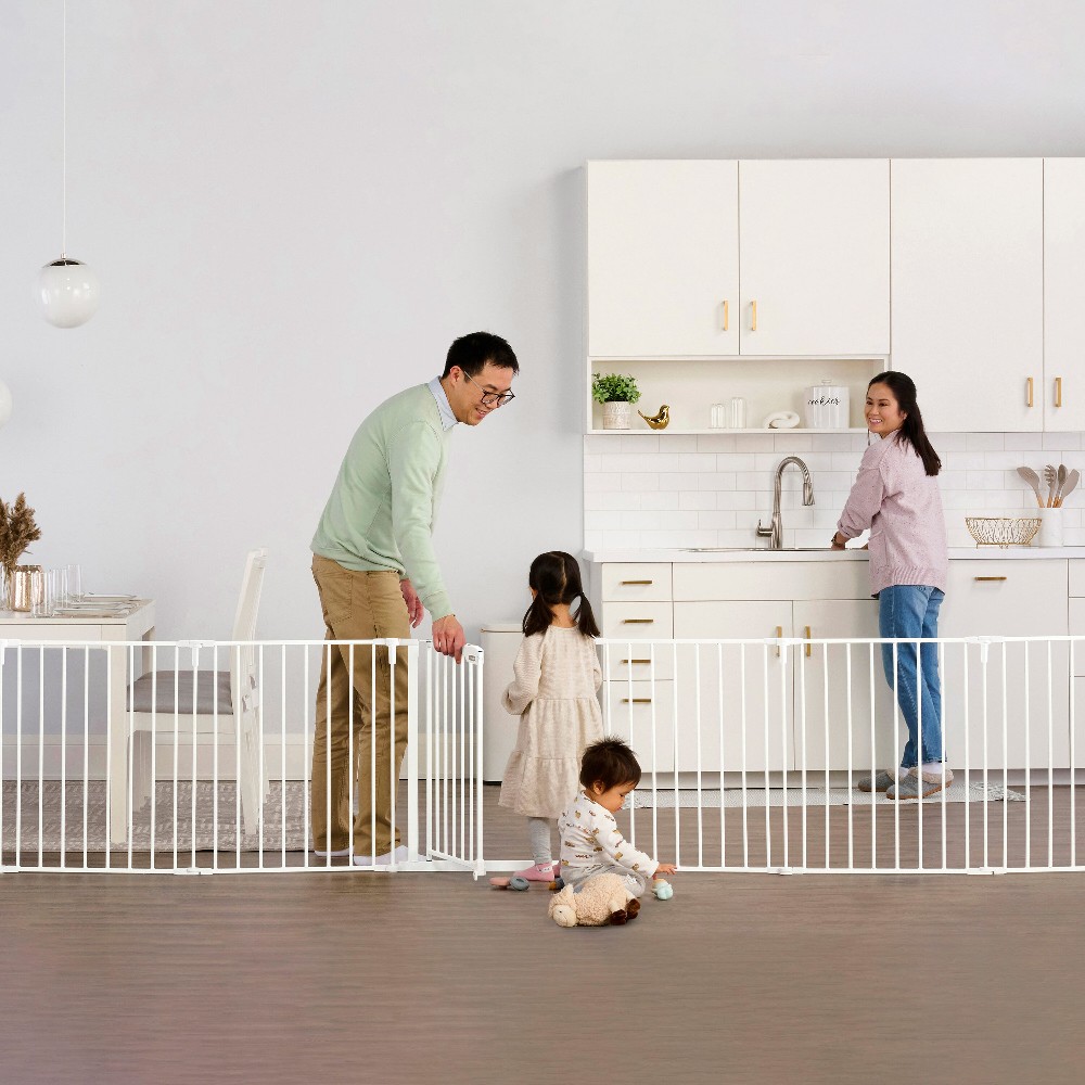 2 in 1 Super Wide Safety Gate Play Yard 192-in x 28-in Hardware Mounted White Metal Safety Play yard with gate