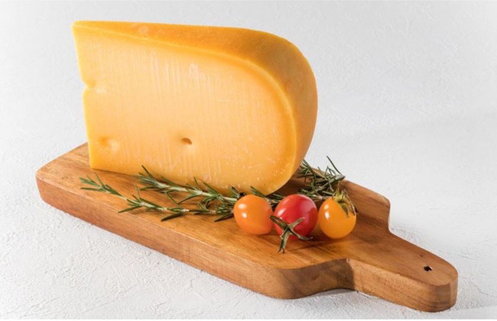 Premium Gouda Cheese Loaf