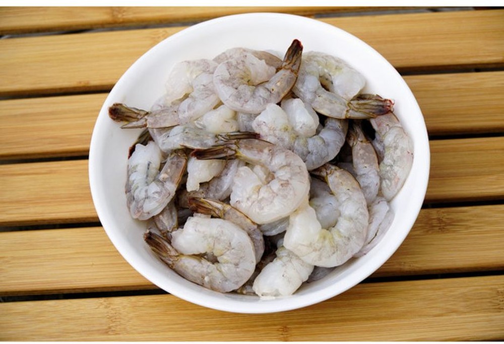 Shrimp - Raw, Peeled & Deveined Tail On, 21/25 - 2 lbs
